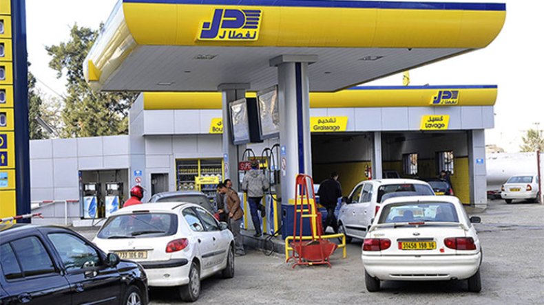 البليدة تدخل كتاب غينيس في أطول طابور سيارات على محطات الوقود