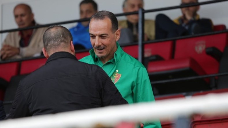 مدرب المولودية يرّد على إمكانية إحراز كأس رابطة أبطال إفريقيا