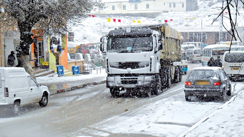 عودة الثلوج والأمطار الغزيرة بداية من السبت