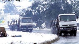 طرق  مقطوعة  وحركة  مشلولة  بولايات  وسط  وشرق  الوطن