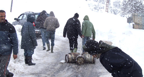 Bad weather: Wounded, displaced and trapped due to snowstorm