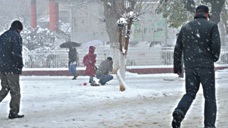 هلاك 11 شخصا في عواصف هوجاء تهز أرجاء الوطن