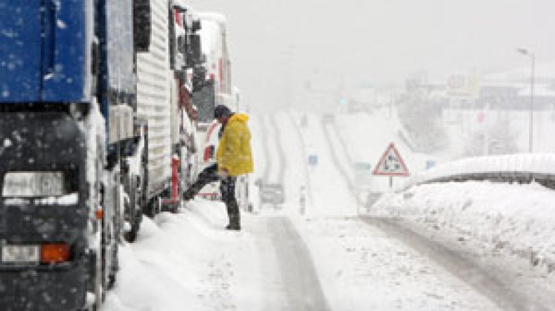 الثلوج‭ ‬تخلف‭ ‬قتيلا‭ ‬و65‭ ‬جريحا‭ ‬بسطيف