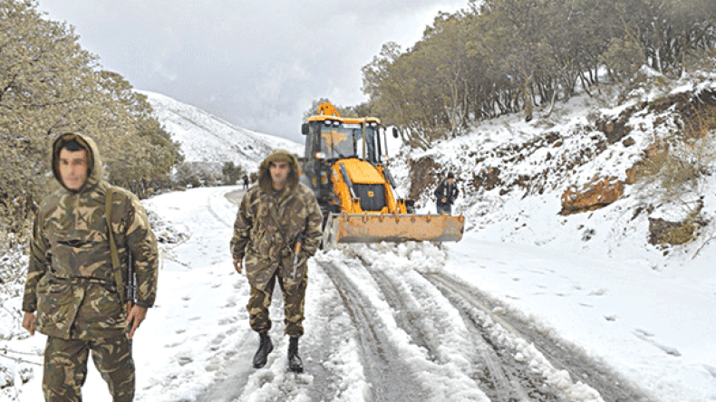 مدارس مغلقة.. أزمة خبز وولايات تحت الحصار