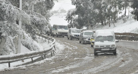 Snow strands thousands in Eastern Algeria