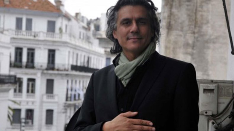 نكاز: ربراب شجاع والحكومة مجنونة