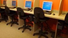 6000 مقهى أنترنيت في الجزائر لا تخضع للمراقبة الأمنية