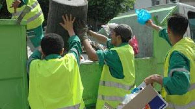 عمّال‭ ‬‮”‬نات‭ ‬كوم‮”‬‭ ‬يصرّون‭ ‬على‭ ‬تنفيذ‭ ‬مطالبهم‭ ‬