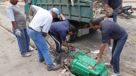 جمعية جزائر الخير تكرم رجال النظافة