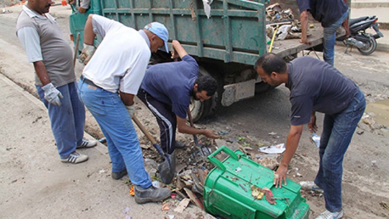 عمال الصيانة والتطهير ..مواطنون من الدرجة الثانية