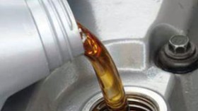 زيوت السيارات بمحطات الوقود في طريقها إلى الحلّ