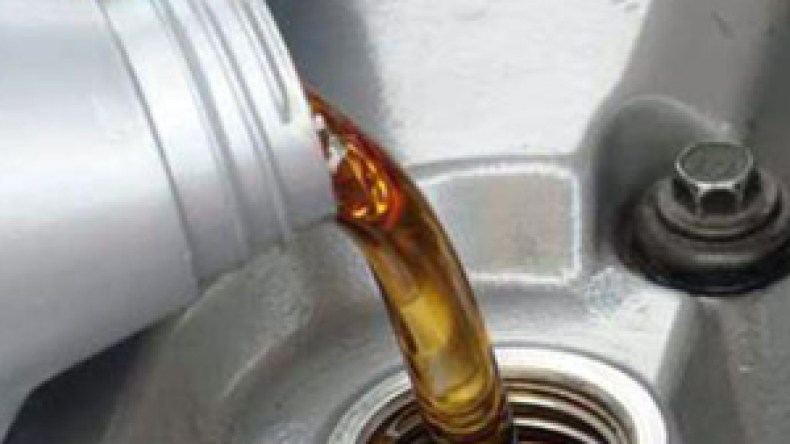 زيوت السيارات بمحطات الوقود في طريقها إلى الحلّ