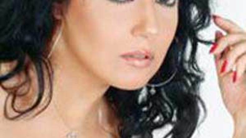 مجلة لبنانية تتهم سمية الخشاب ببيع نفسها بـ 200 ألف دولار لرجل أعمال