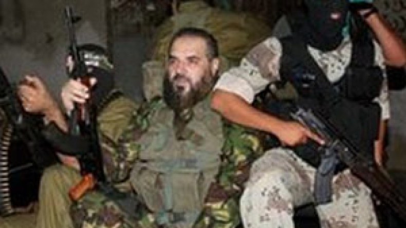 الاف الفلسطينيين شيعوا نزار ريان وافراد عائلة وسط دعوات للانتقام من اسرائيل