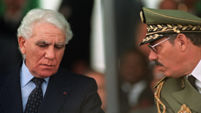 لهذه الأسباب استقال الشاذلي وألغي المسار الإنتخابي وحلّ الفيس