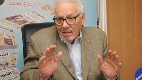 خالد نزار: لست بيدقا حتى أتاجر مع فرنسا!