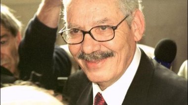 Berne a ouvert une enquête pour crime de guerre contre Khaled Nezzar