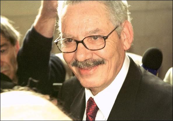 Berne a ouvert une enquête pour crime de guerre contre Khaled Nezzar