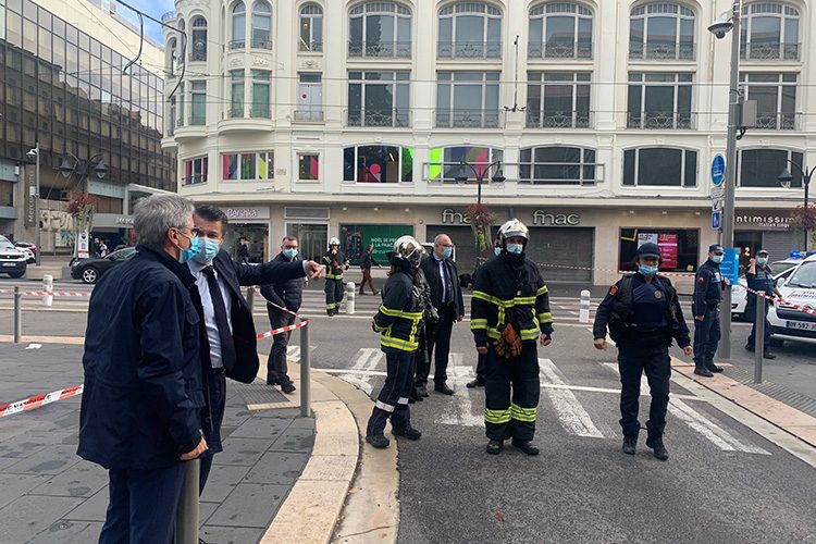 Attaque au couteau à Nice: Trois morts
