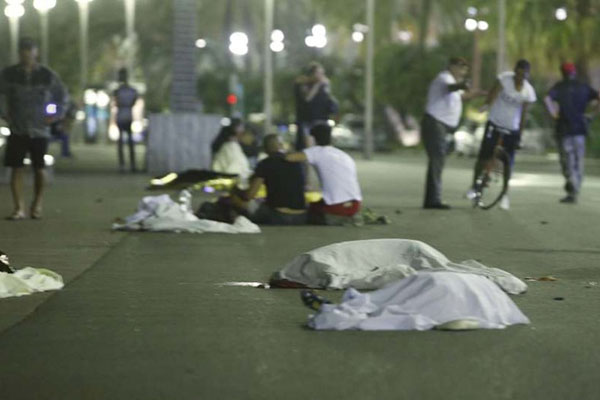 Des racistes français incitent au meurtre des musulmans !