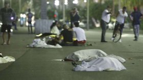 عنصريو فرنسا يطالبون بقتل المسلمين!