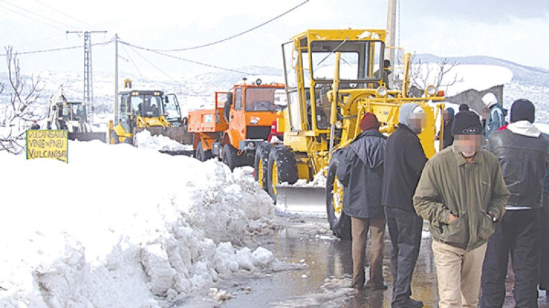 جرحى ومنكوبون.. والثلوج تعطل الدراسة والعمل بعدة ولايات
