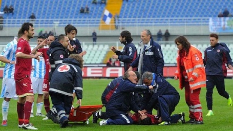 وفاة لاعب نيجيري في مباراة بالدوري الروماني