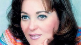 “الجزائريون يعشقون السياسة ومسرحيتي القادمة عن المقاومة”