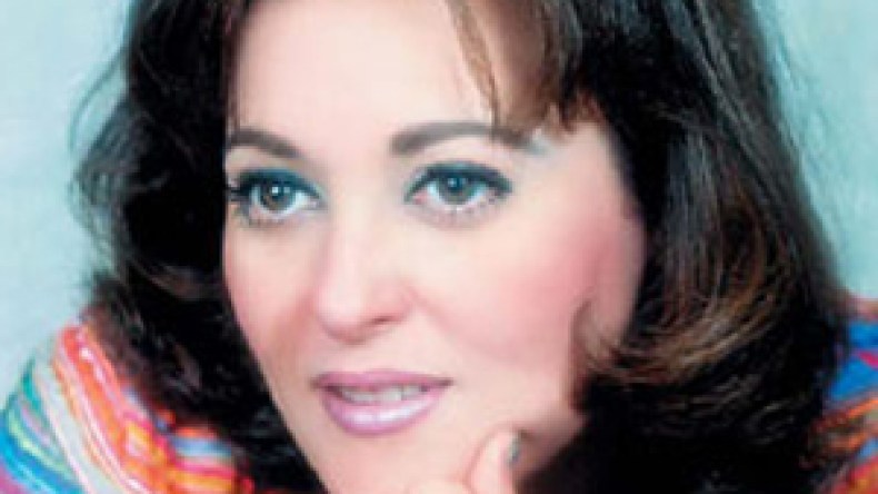 “الجزائريون يعشقون السياسة ومسرحيتي القادمة عن المقاومة”