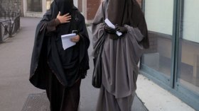 منع فتاتين مسلمتين من ارتداء الحجاب في مدرسة للتمريض بالتشيك