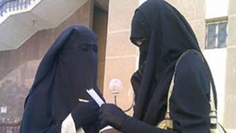 مسلمة منقبّة تُطرد من درس الفرنسية بكندا