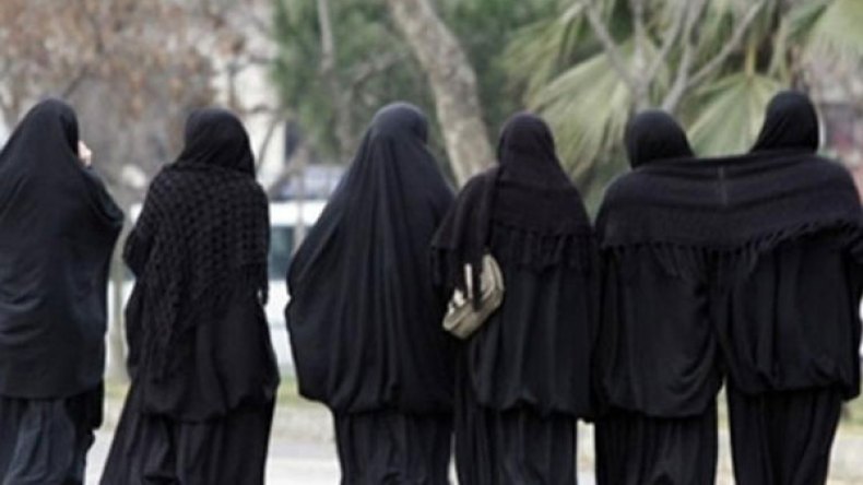 “اللباس الأفغاني” في تونس: حرية شخصية أم تهديد للأمن؟