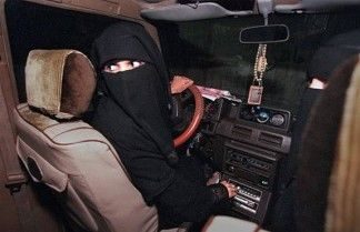 Arabie Saoudite : une femme arrêtée pour avoir défié l'interdiction de conduire
