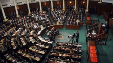 Tunisie: l'Assemblée constituante entame l'examen d'une mini constitution