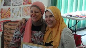 الطفل يكتسب مهارات التفكير والإبداع من الأسرة