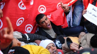 Tunisie: tentatives de suicide et vive tension autour de la CPG