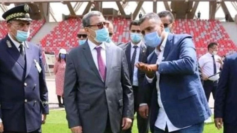 الوزير الأوّل جراد يطلب بِبرمجة مقابلات لـ “الخضر” بِملعب وهران