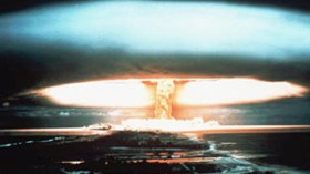 فرنسا تخفي خرائط المناطق المسمّمة ومدافن النفايات النووية بالصحراء