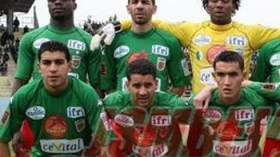 نجونغ  يرفض  الخليج  وزرداب  متمسك  بتشريف  عقده