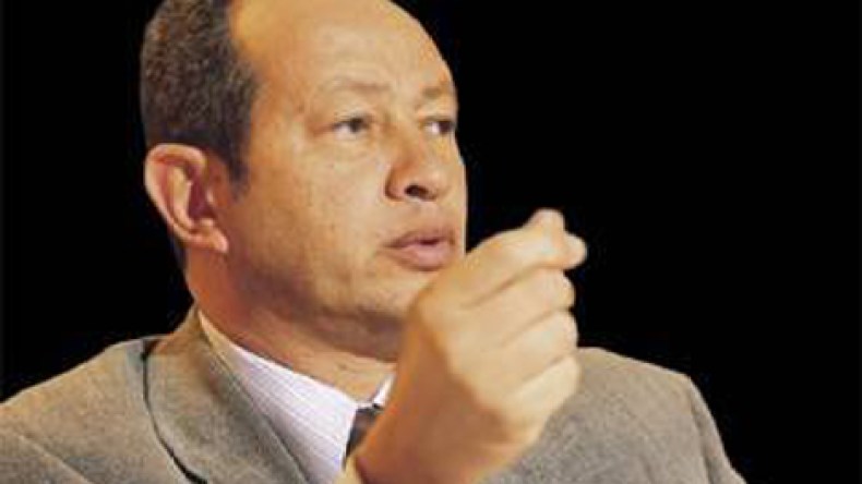 أكاديمي عربي: “وائل غنيم ونجيب ساويرس هما من وجوه الثورة المضادة”