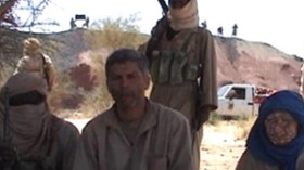 القاعدة تسمح للرهينتين النمساويتين بالتواصل هاتفيا مع أقربائهما لأول مرة