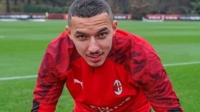 الجزائريون يسيطرون على لقب أفضل لاعب مغاربي