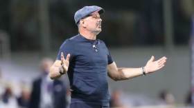 مدرب بولونيا: سأكوي مَن يُسرّب المعلومات للصحافيين!