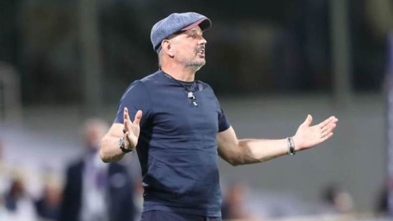 مدرب بولونيا: سأكوي مَن يُسرّب المعلومات للصحافيين!