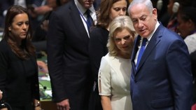 استجواب نتنياهو وزوجته في قضايا فساد