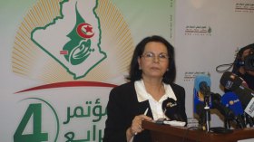 نوارة جعفر تجنّد النساء لصالح بوتفليقة بباتنة
