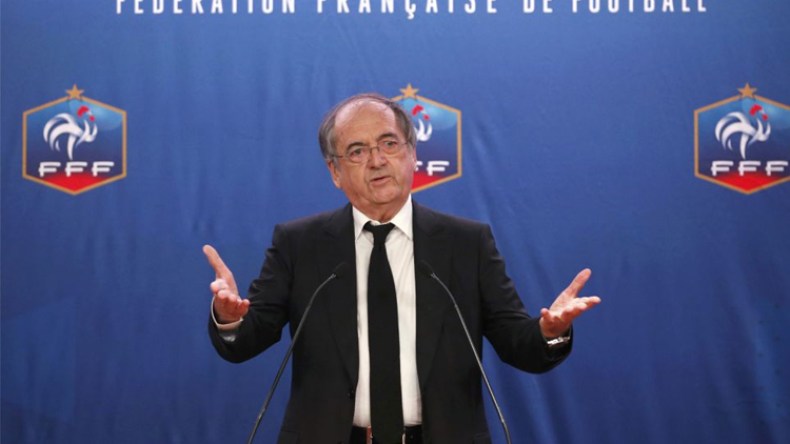 أحلم بمشاهدة الديكة يلعبون في الجزائر وبن زيمة لن يعود