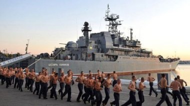 Des navires de guerre russes en route vers le port syrien de  Tartous