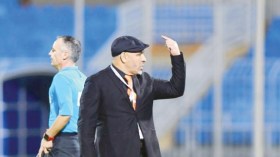 بِالفيديو: زكري يسخر من الحكم في كأس السعودية!