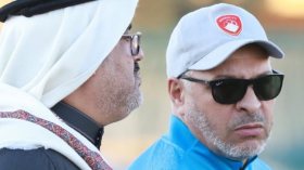 المدرب زكري يجلب 4 لاعبين جزائريين إلى “ضمك”